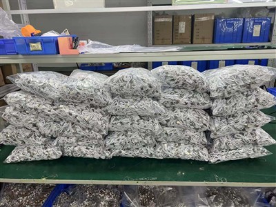 40000 комада УСБ Ц кабла за пуњење